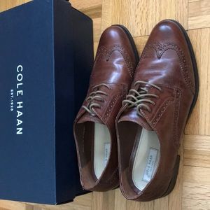 Cole Haan Women’s Oxford Brown color size 7B